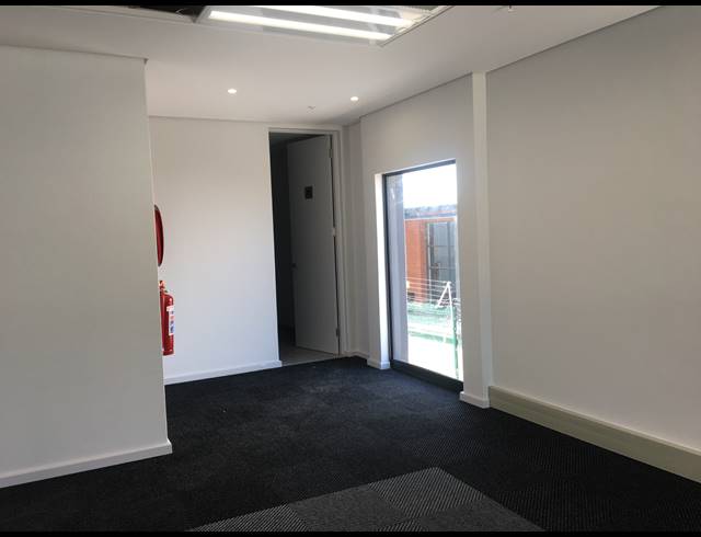 1,603M² WAREHOUSE TO LET IN MOUNT EDGECOMBE